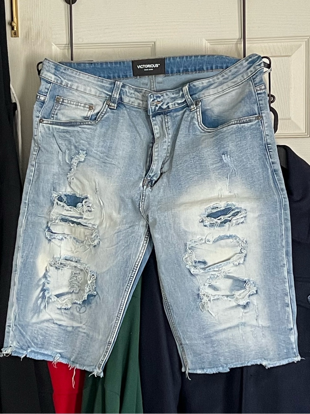 Light Wash Distressed Men’s Denim Shorts Size 32